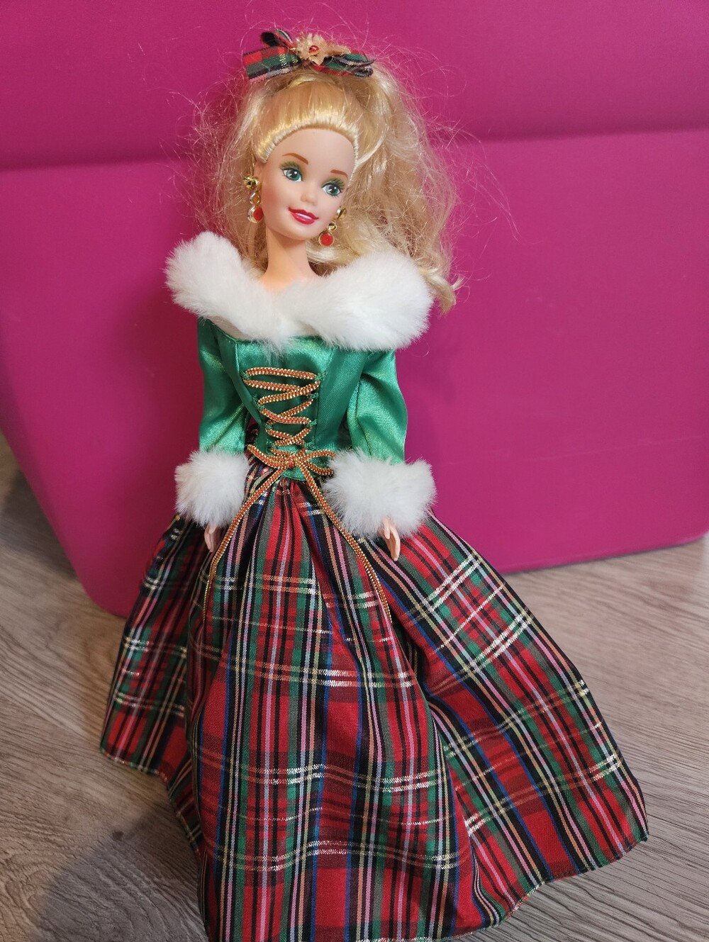 1995 Happy Holidays Special Edition Gala Barbie
